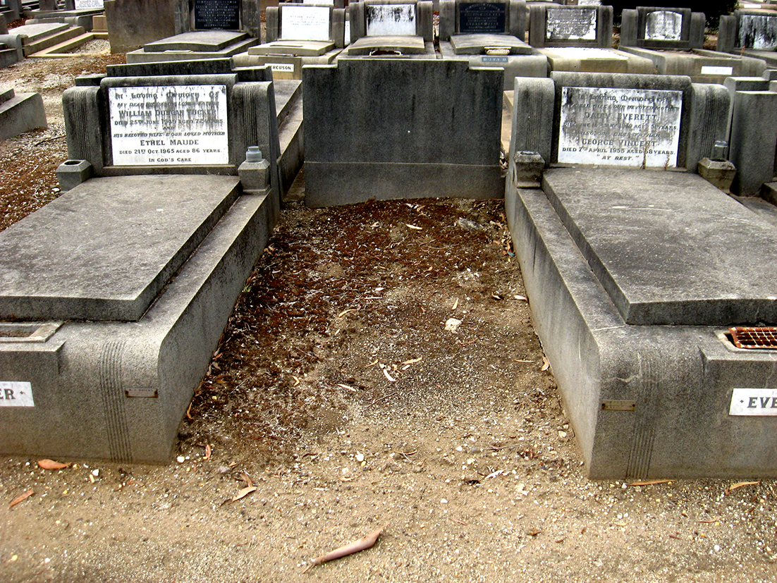 Photo of headstones/Emma Mildred Lindsay nee Court d1949 unmarked grave Geelong West Vic